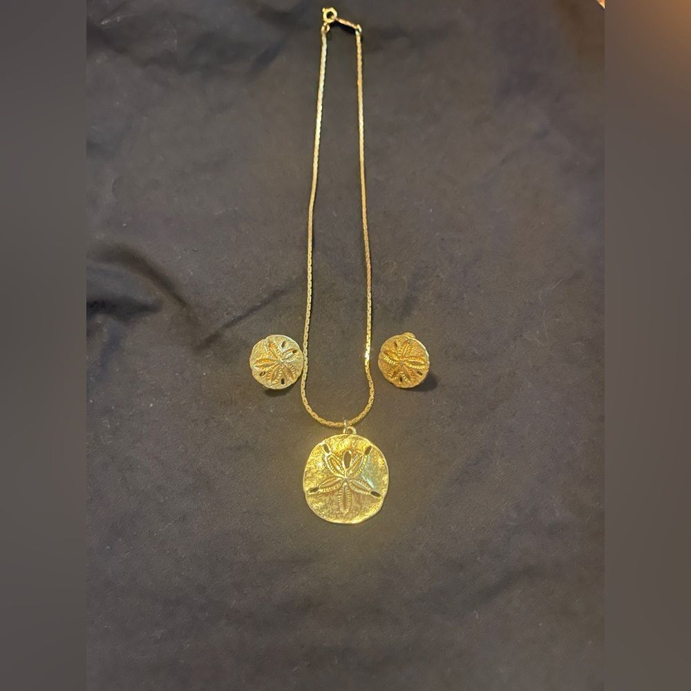 Sand Dollar gold metal set